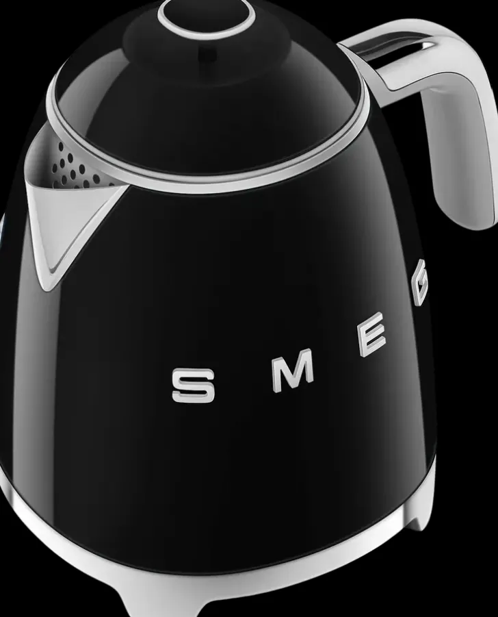 Smeg Vedenkeitin Klf05Bleu 0,8 Litraa, Musta